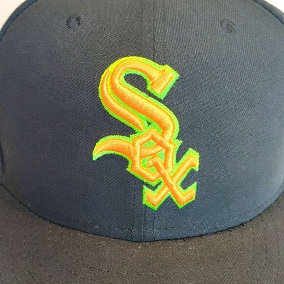 Chicago White Sox Fitted Hat - Picture 3 of 9